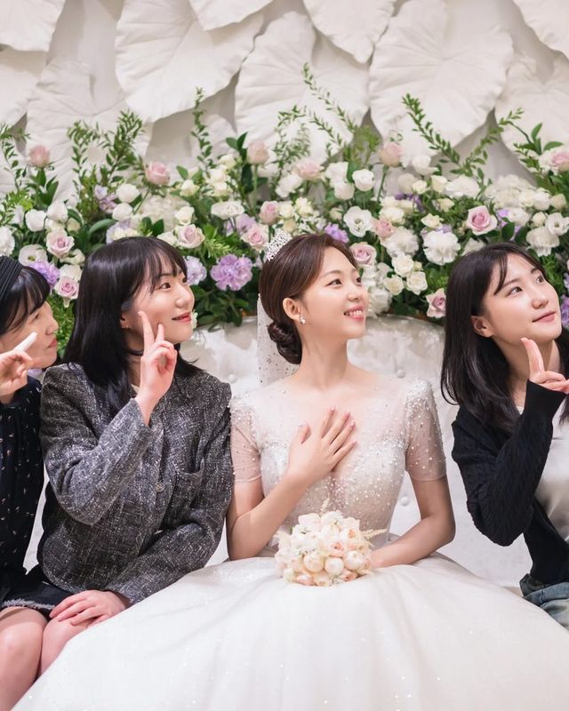 결혼식 아이폰스냅 신부대기실 친구들 포즈