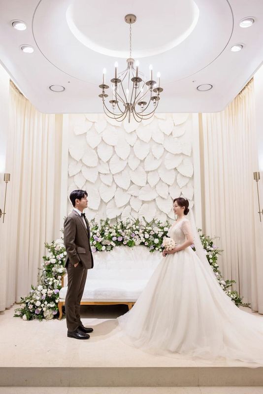 서울 결혼식스냅 화이트 채플 단상 신랑신부