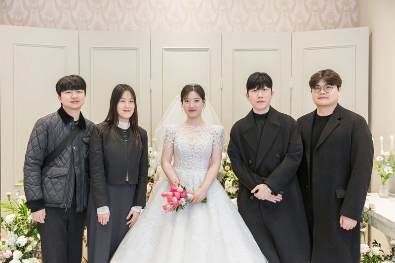 결혼식스냅 가격 신부와 친구들 기념사진