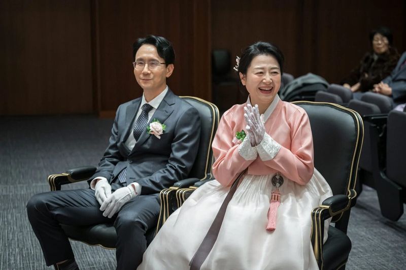 결혼식스냅 가격 혼주석에서 웃는 부모님